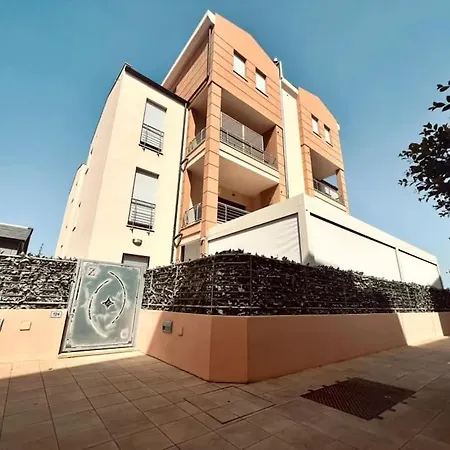 Luxurious-fully Equipped & Renovated-2room Suite-elevator-quite Area-secure Parking Olbia